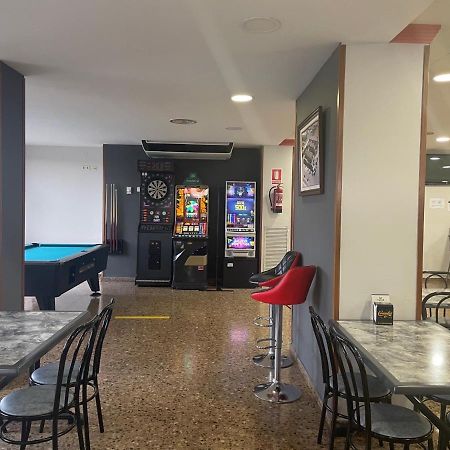Hotel Reina Isabel Lleida Luaran gambar