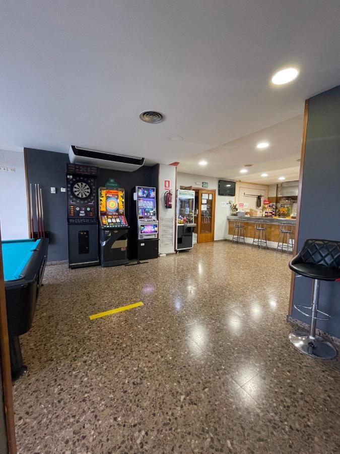 Hotel Reina Isabel Lleida Luaran gambar