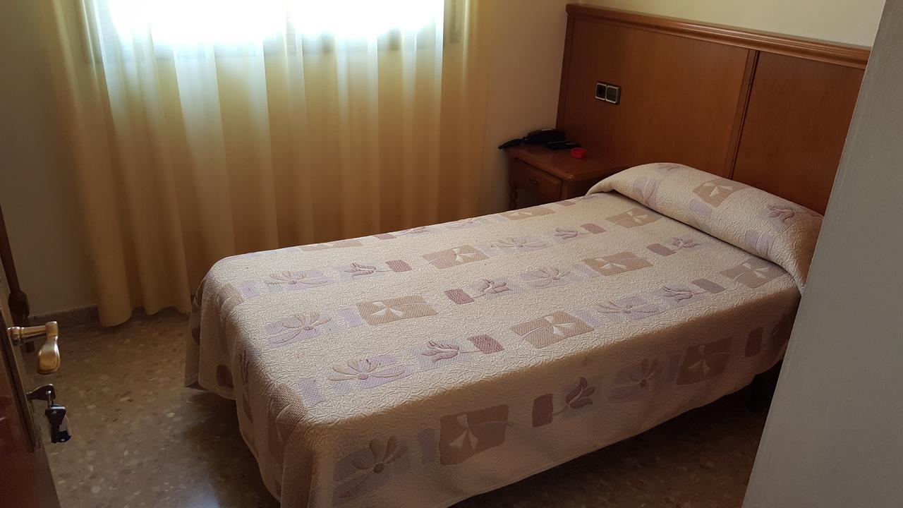 Hotel Reina Isabel Lleida Luaran gambar