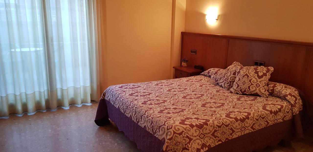 Hotel Reina Isabel Lleida Luaran gambar