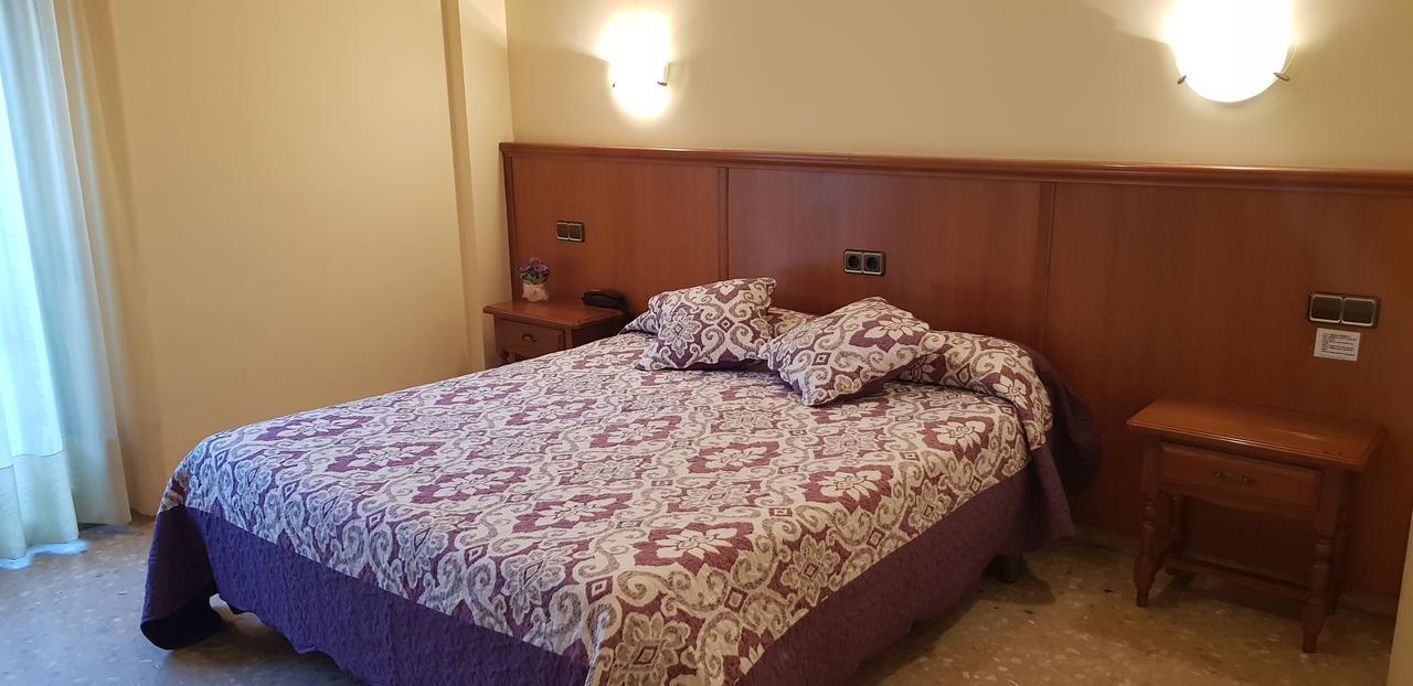 Hotel Reina Isabel Lleida Luaran gambar