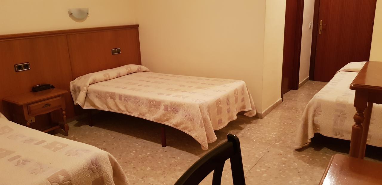 Hotel Reina Isabel Lleida Luaran gambar