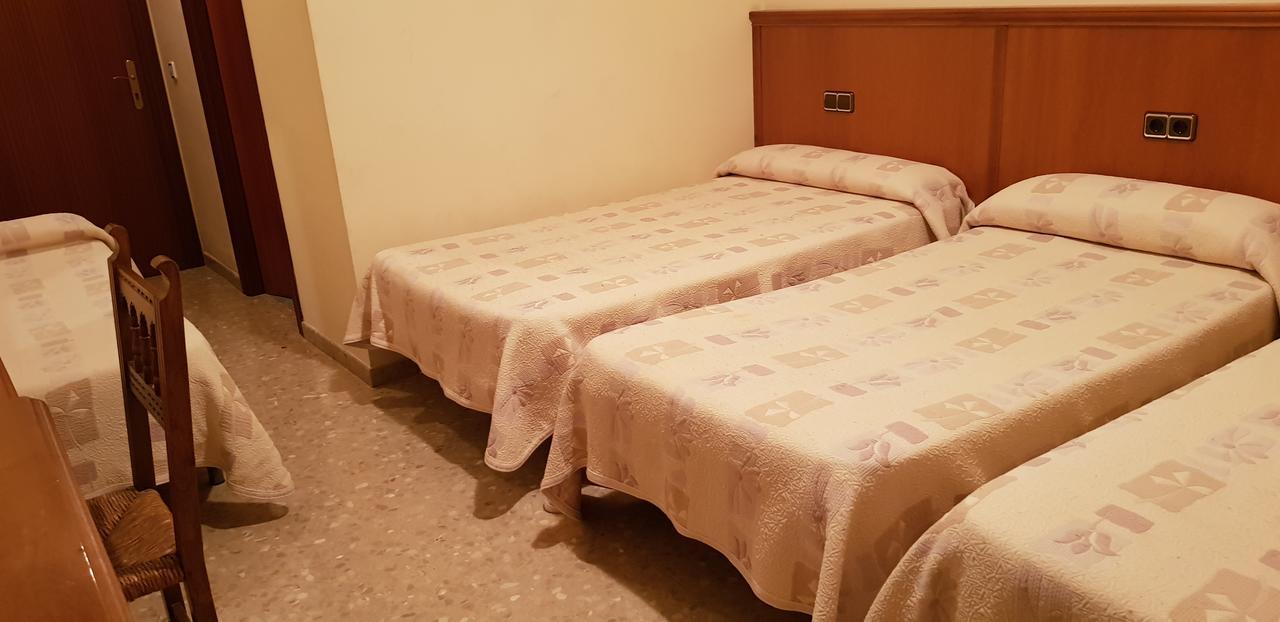 Hotel Reina Isabel Lleida Luaran gambar