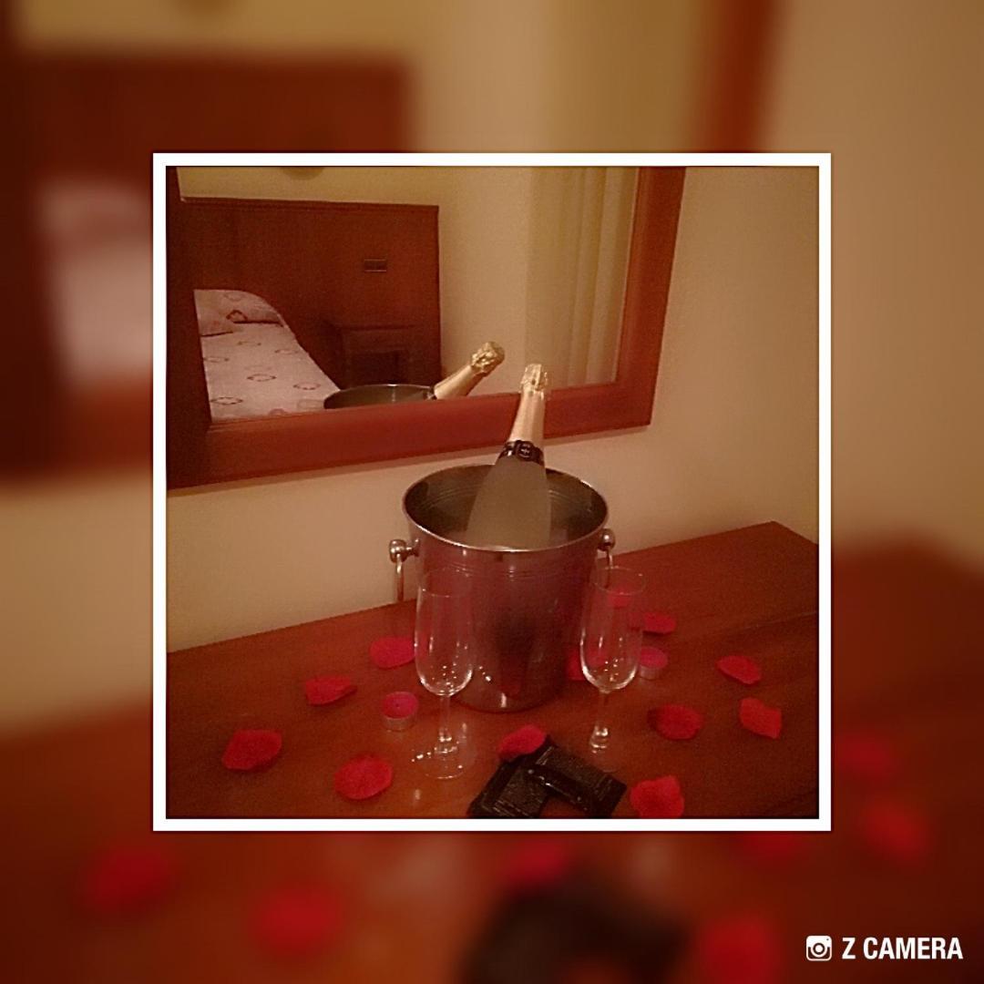 Hotel Reina Isabel Lleida Luaran gambar